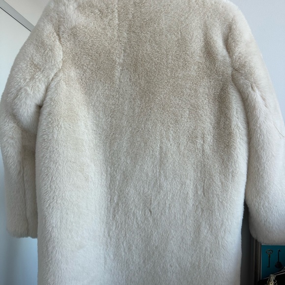 NOIZE faux fur jacket in cream - Picture 4 of 6